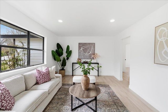 1109 Arcadia Ave, Austin, TX 78757