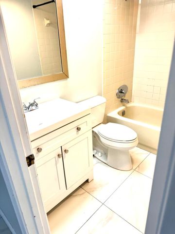 4121 Oak Terrace Drive, Greenacres, FL 33463