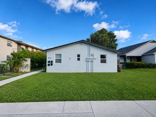 916 4th Street 4, West Palm Beach, FL 33401