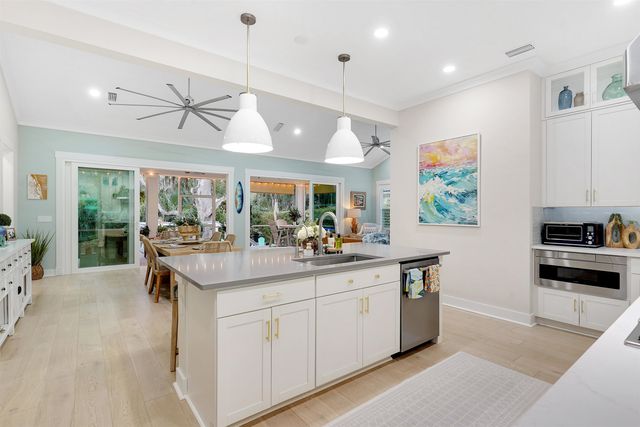 212 Ridgeway Rd, St Augustine, FL 32080