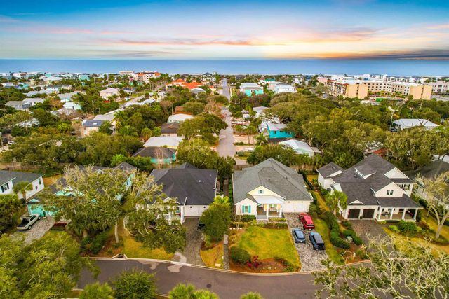 212 Ridgeway Rd, St Augustine, FL 32080