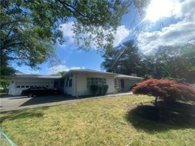 109 Cobble Hill Road, Lincoln, RI 02865