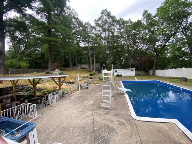 109 Cobble Hill Road, Lincoln, RI 02865