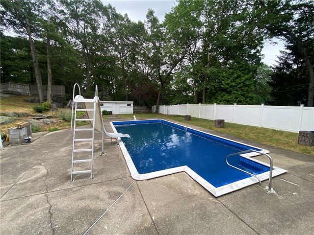 109 Cobble Hill Road, Lincoln, RI 02865