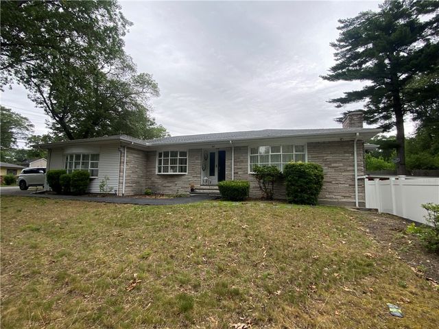 109 Cobble Hill Road, Lincoln, RI 02865