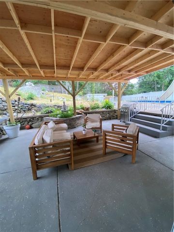 109 Cobble Hill Road, Lincoln, RI 02865