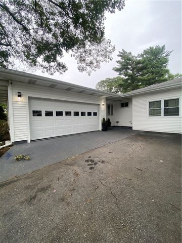 109 Cobble Hill Road, Lincoln, RI 02865