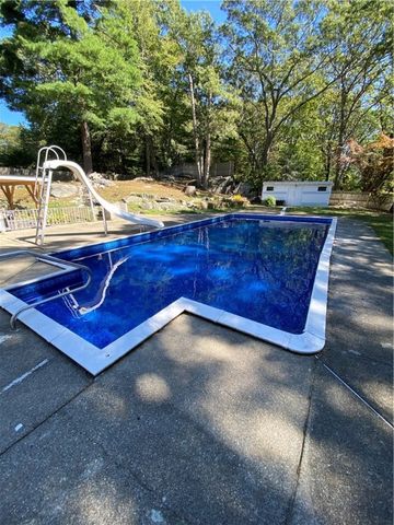 109 Cobble Hill Road, Lincoln, RI 02865