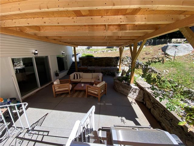 109 Cobble Hill Road, Lincoln, RI 02865