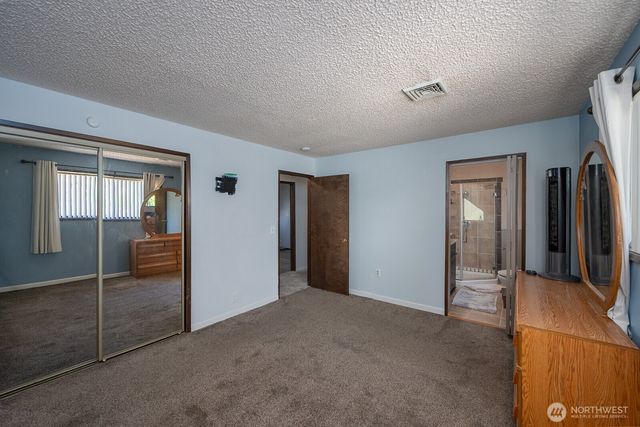 8630 Hillcrest Drive NE, Moses Lake, WA 98837