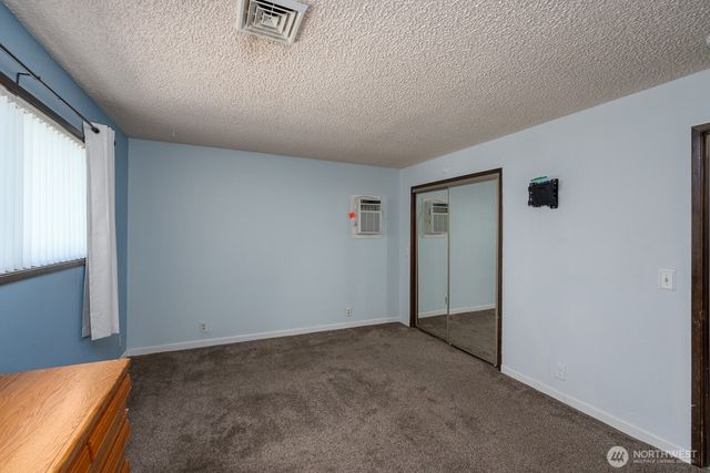 8630 Hillcrest Drive NE, Moses Lake, WA 98837