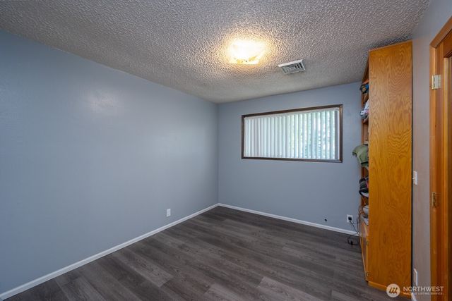 8630 Hillcrest Drive NE, Moses Lake, WA 98837