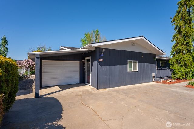 8630 Hillcrest Drive NE, Moses Lake, WA 98837