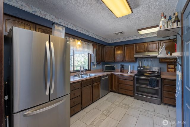 8630 Hillcrest Drive NE, Moses Lake, WA 98837