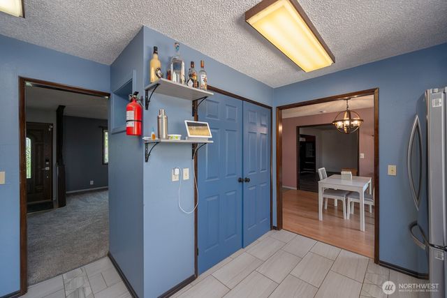 8630 Hillcrest Drive NE, Moses Lake, WA 98837
