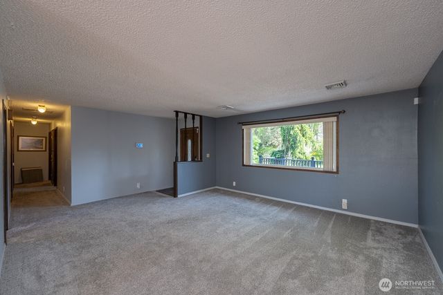 8630 Hillcrest Drive NE, Moses Lake, WA 98837
