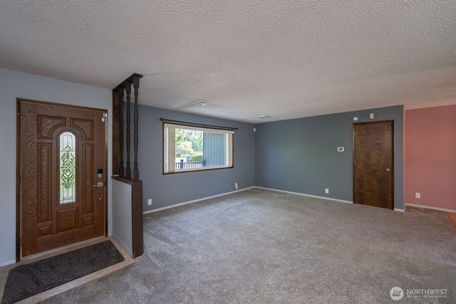 8630 Hillcrest Drive NE, Moses Lake, WA 98837