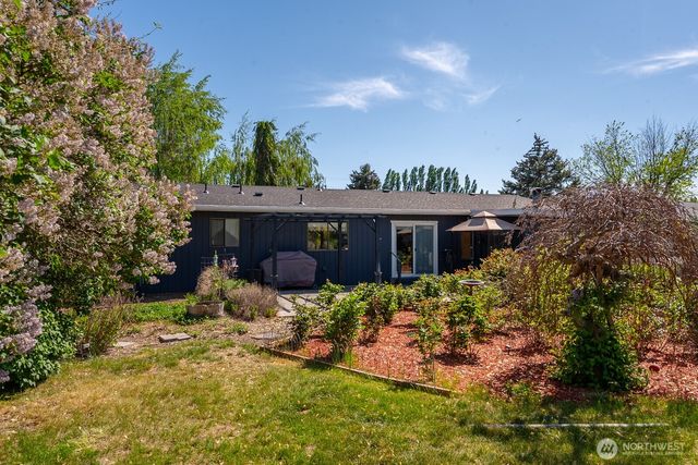8630 Hillcrest Drive NE, Moses Lake, WA 98837