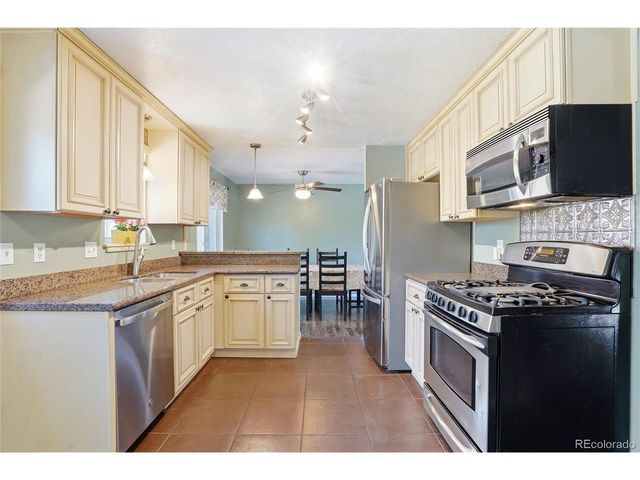6740 Devinney St, Arvada, CO 80004