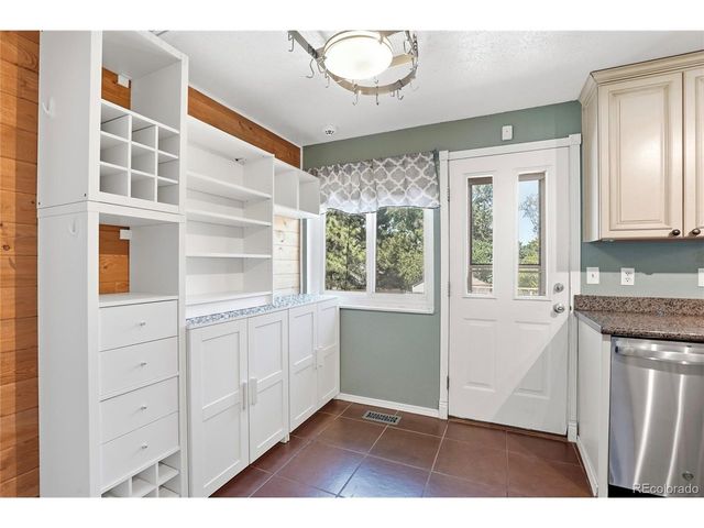 6740 Devinney St, Arvada, CO 80004