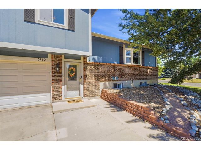 6740 Devinney St, Arvada, CO 80004