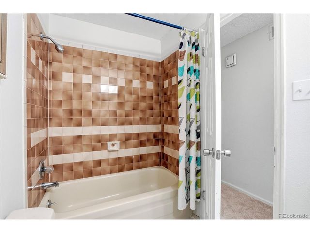 6740 Devinney St, Arvada, CO 80004