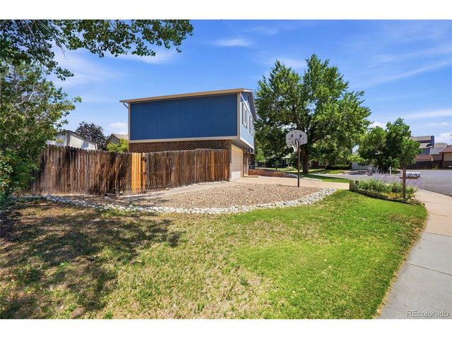 6740 Devinney St, Arvada, CO 80004