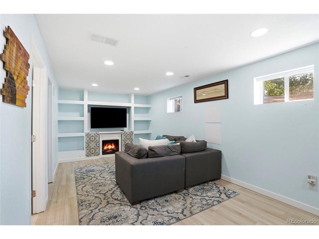 6740 Devinney St, Arvada, CO 80004