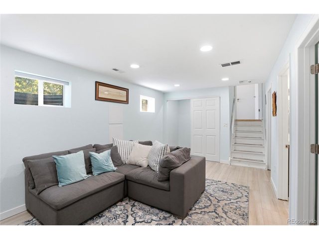 6740 Devinney St, Arvada, CO 80004