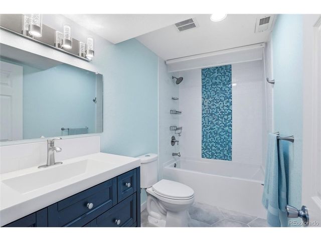 6740 Devinney St, Arvada, CO 80004