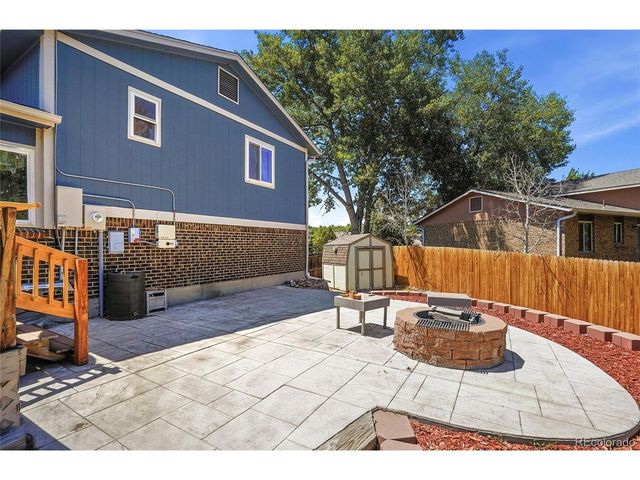6740 Devinney St, Arvada, CO 80004