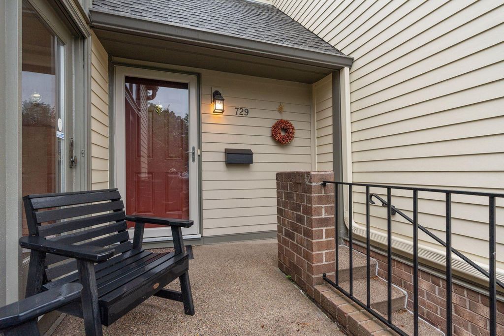 729 Summit Avenue, Saint Paul, MN 55105