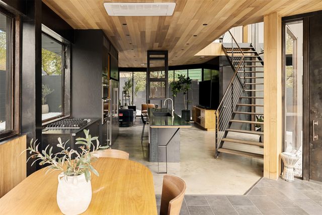 2302 E 11th ST, Austin, TX 78702