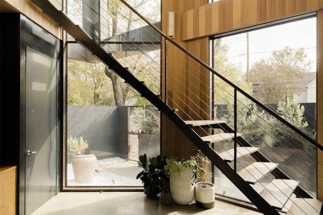 2302 E 11th ST, Austin, TX 78702