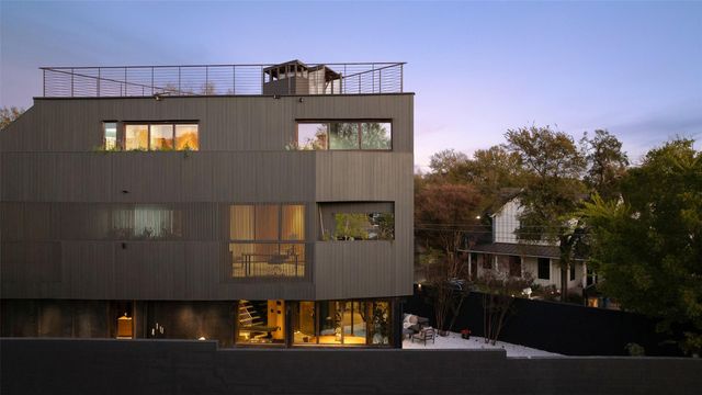 2302 E 11th ST, Austin, TX 78702