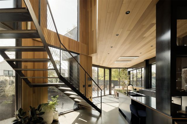 2302 E 11th ST, Austin, TX 78702