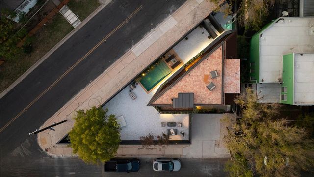 2302 E 11th ST, Austin, TX 78702