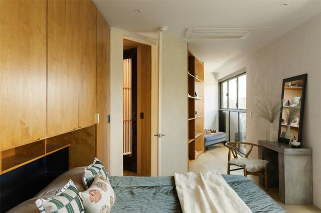 2302 E 11th ST, Austin, TX 78702