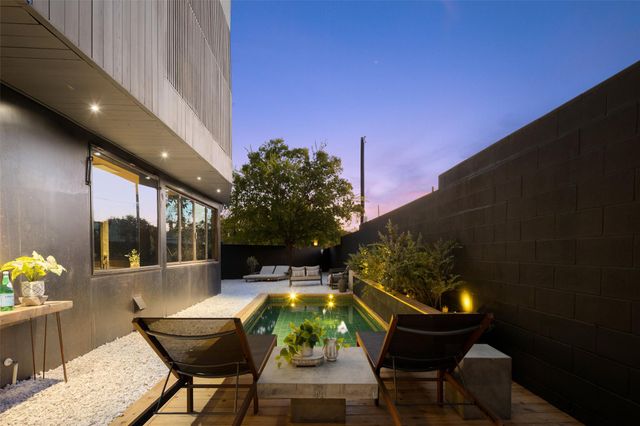 2302 E 11th ST, Austin, TX 78702