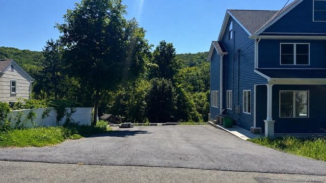 38 Johnsontown Road, Sloatsburg, NY 10974