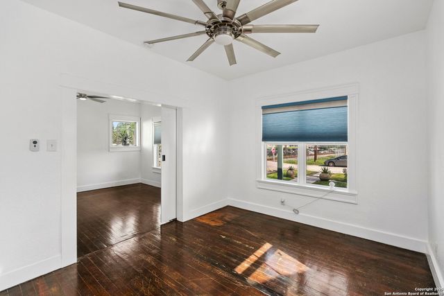 1214 W Summit Ave, San Antonio, TX 78201