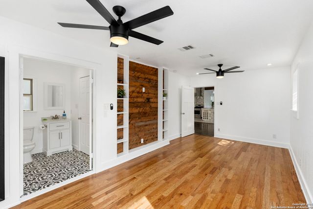 1214 W Summit Ave, San Antonio, TX 78201