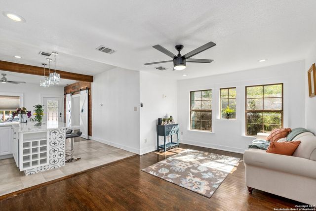 1214 W Summit Ave, San Antonio, TX 78201