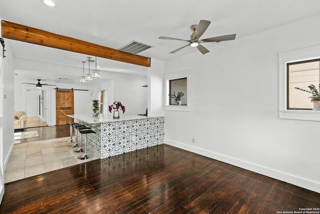 1214 W Summit Ave, San Antonio, TX 78201