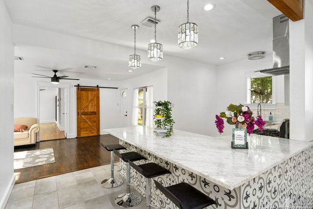 1214 W Summit Ave, San Antonio, TX 78201