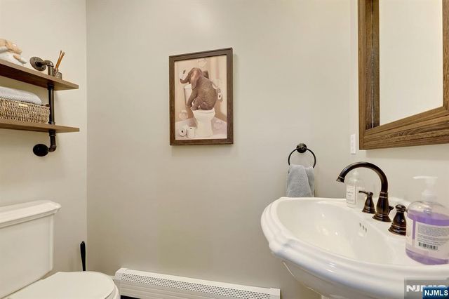 81 Chestnut Street, Allendale, NJ 07401