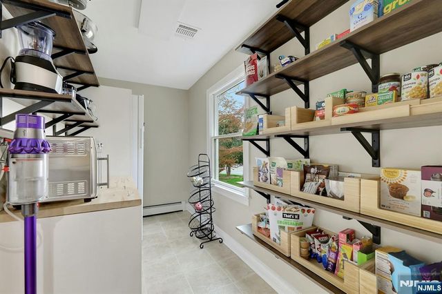 81 Chestnut Street, Allendale, NJ 07401