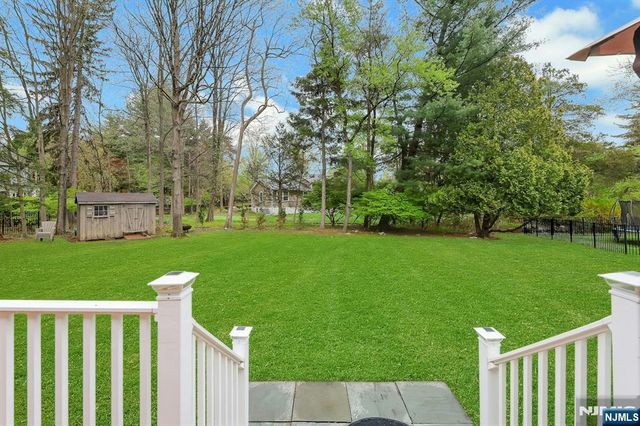 81 Chestnut Street, Allendale, NJ 07401