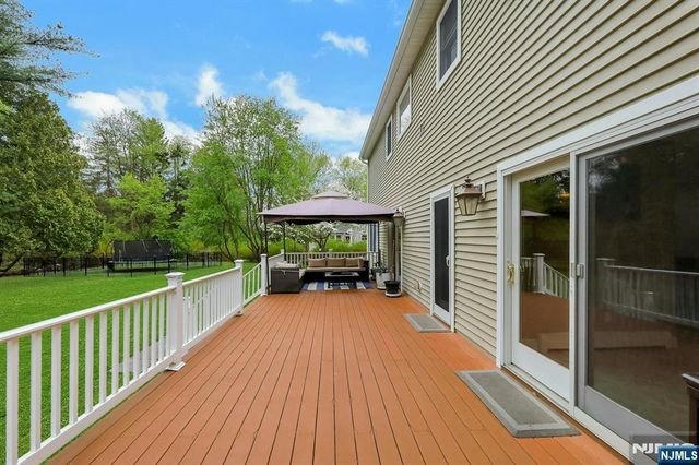 81 Chestnut Street, Allendale, NJ 07401