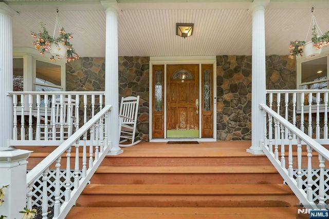 81 Chestnut Street, Allendale, NJ 07401